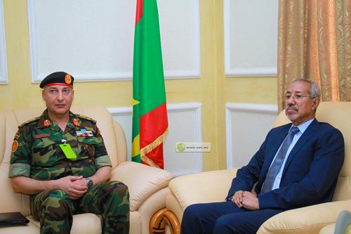 Le ministre de la Défense nationale reçoit le chef d’état-major général des forces armées libyennes