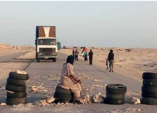 El Guerguerate : SOS de 200 chauffeurs marocains de camions bloqués en Mauritanie El Guerguerate : SOS de 200 chauffeurs marocains de camions bloqués en Mauritanie
