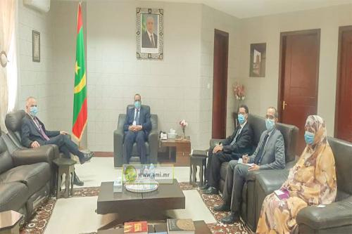 Le ministre des Affaires étrangères s’entretient avec l’ambassadeur du Royaume-Uni Le ministre des Affaires étrangères s’entretient avec l’ambassadeur du Royaume-Uni