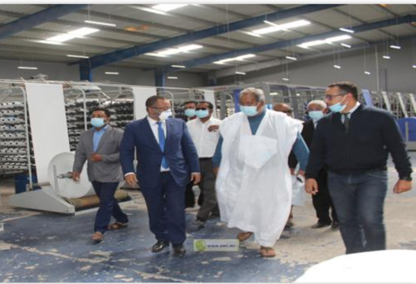 Des usines et des entreprises mettent en œuvre des mesures de prévention du Covid-19 Des usines et des entreprises mettent en œuvre des mesures de prévention du Covid-19