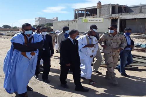 Le secrétaire général du ministère de l’Habitat visite des chantiers à Nouadhibou