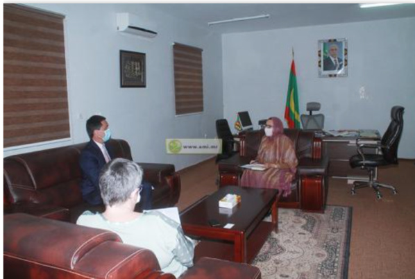 La ministre de l'environnement reçoit le chargé d'affaires de l'ambassade de France en Mauritanie La ministre de l'environnement reçoit le chargé d'affaires de l'ambassade de France en Mauritanie