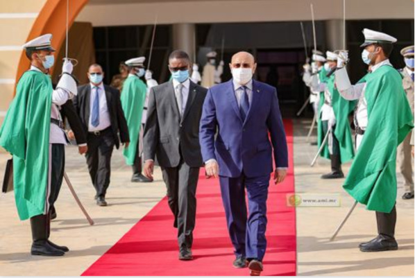 Départ du Président de la République pour Ouagadougou Départ du Président de la République pour Ouagadougou