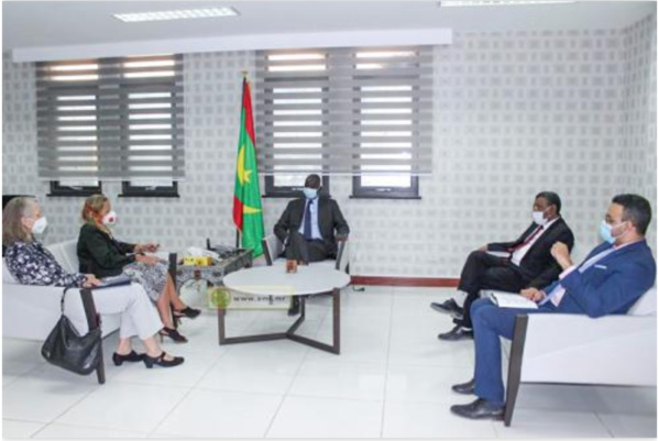 Le ministre des affaires économiques reçoit l'ambassadrice d'Allemagne en Mauritanie Le ministre des affaires économiques reçoit l'ambassadrice d'Allemagne en Mauritanie