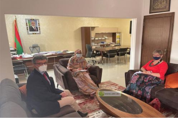 La ministre de l’Environnement reçoit l’ambassadeur, Chef de la délégation de l’UE La ministre de l’Environnement reçoit l’ambassadeur, Chef de la délégation de l’UE