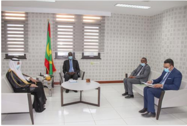 Le ministre des Affaires économiques reçoit l'ambassadeur saoudien Le ministre des Affaires économiques reçoit l'ambassadeur saoudien