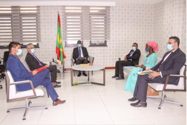 Le ministre des Affaires économiques s’entretient avec l’ambassadeur de France Le ministre des Affaires économiques s’entretient avec l’ambassadeur de France