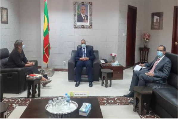 Le ministre des Affaires étrangères reçoit l'ambassadrice de la Fédération Suisse Le ministre des Affaires étrangères reçoit l'ambassadrice de la Fédération Suisse