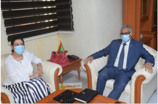 Le Délégué général de Taazour reçoit le représentant résident de la Banque mondiale dans notre pays Le Délégué général de Taazour reçoit le représentant résident de la Banque mondiale dans notre pays