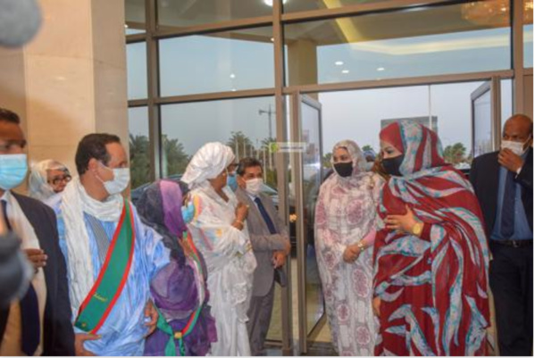 La Première Dame supervise le lancement du grand meeting de la femme mauritanienne La Première Dame supervise le lancement du grand meeting de la femme mauritanienne