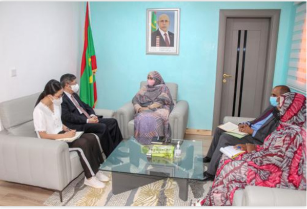 La ministre des Affaires sociales s'entretient avec l'ambassadeur de Chine La ministre des Affaires sociales s'entretient avec l'ambassadeur de Chine