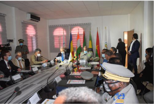 Le Chef d’État-major général des armées tient une séance de travail avec une délégation de l'Union européenne