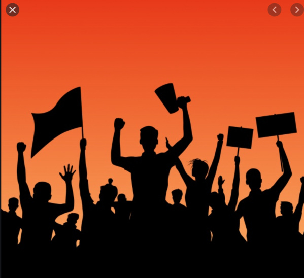 Des manifestants en colère ont brûlé les locaux de la mairie de Bassiknou Des manifestants en colère ont brûlé les locaux de la mairie de Bassiknou