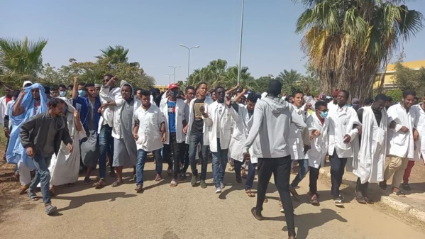 Rosso : Les étudiants de ISET en grève contre le retard des bourses Rosso : Les étudiants de ISET en grève contre le retard des bourses