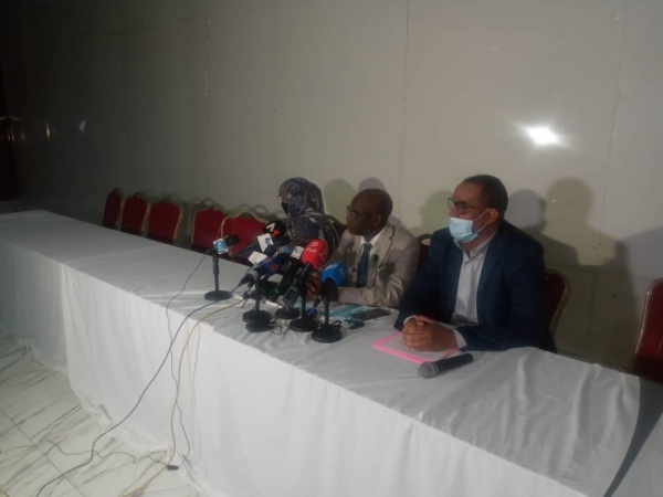 Une commerçante porte plainte contre les proches de l’ancien président Aziz Une commerçante porte plainte contre les proches de l’ancien président Aziz