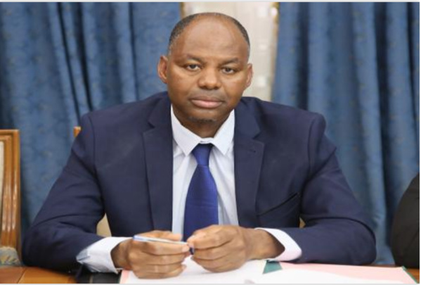 Le ministre de l'Emploi, de la Jeunesse et des Sports reçoit l'Ambassadeur du Royaume-Uni Le ministre de l'Emploi, de la Jeunesse et des Sports reçoit l'Ambassadeur du Royaume-Uni