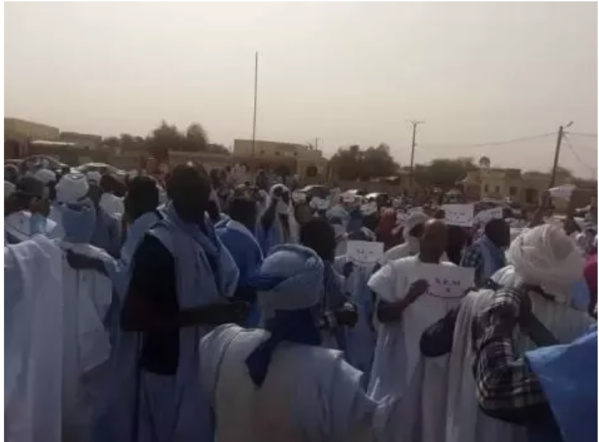 Les enseignants protestent contre les tests d’évaluation ... ( photos ) Les enseignants protestent contre les tests d’évaluation ... ( photos )