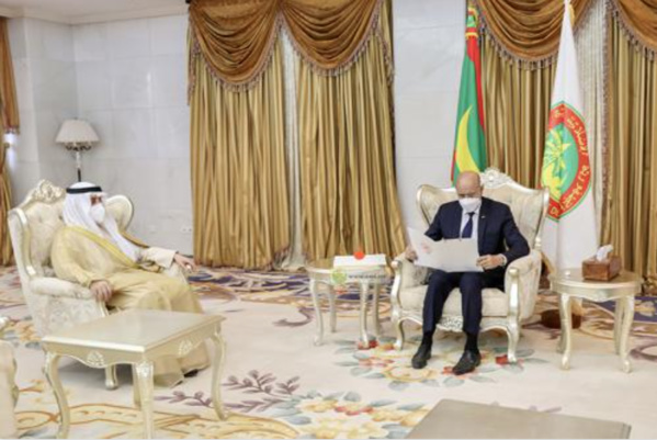 Le Président de la République reçoit un message écrit de l’Émir de l’État du Koweït Le Président de la République reçoit un message écrit de l’Émir de l’État du Koweït