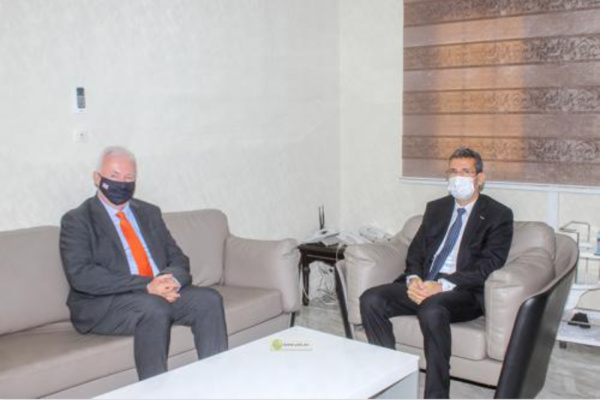 Le ministre des finances reçoit l’ambassadeur du Royaume-Uni Le ministre des finances reçoit l’ambassadeur du Royaume-Uni