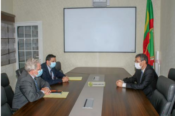 Le ministre des Finances s'entretient avec l'ambassadeur d'Espagne Le ministre des Finances s'entretient avec l'ambassadeur d'Espagne