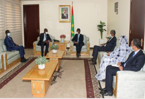 Le Premier ministre reçoit le ministre sénégalais de l’Élevage et des Productions animales Le Premier ministre reçoit le ministre sénégalais de l’Élevage et des Productions animales