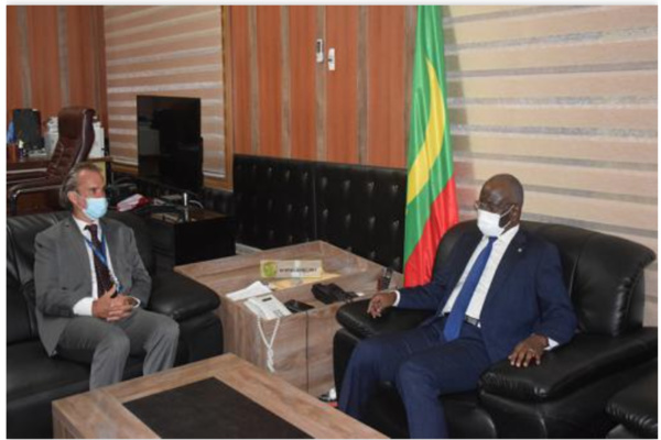 Le ministre de l'Intérieur s'entretient avec le représentant du Commissariat des Nations Unies pour les Droits de l'homme Le ministre de l'Intérieur s'entretient avec le représentant du Commissariat des Nations Unies pour les Droits de l'homme