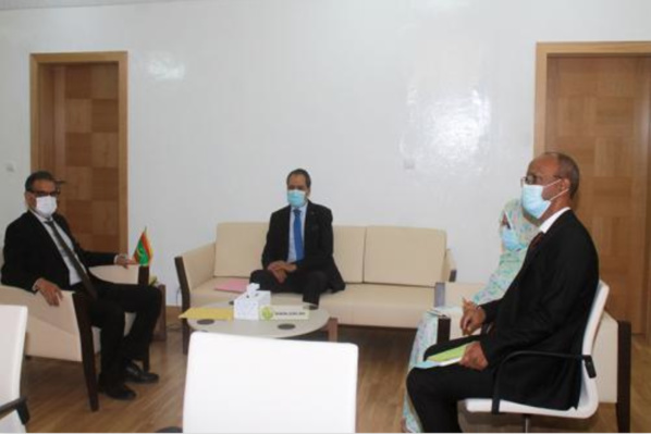 Le ministre des pêches s’entretient avec l’ambassadeur du Maroc Le ministre des pêches s’entretient avec l’ambassadeur du Maroc