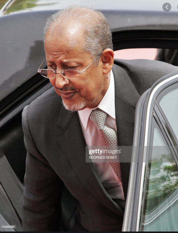 Arafat : le conseil municipal baptise la route principale au nom de Feu Sidi Mohamed Cheikh Abdallahi Arafat : le conseil municipal baptise la route principale au nom de Feu Sidi Mohamed Cheikh Abdallahi