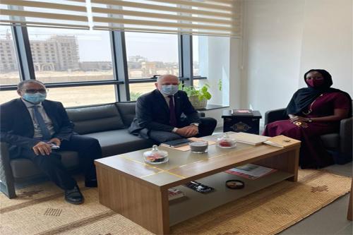 Le Directrice de l’Agence de Promotion des Investissements s’entretient avec le directeur général de Total Energies Le Directrice de l’Agence de Promotion des Investissements s’entretient avec le directeur général de Total Energies