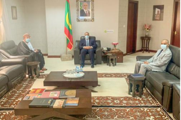 Le ministre des Affaires étrangères reçoit l’ambassadeur du Sultanat d’Oman
