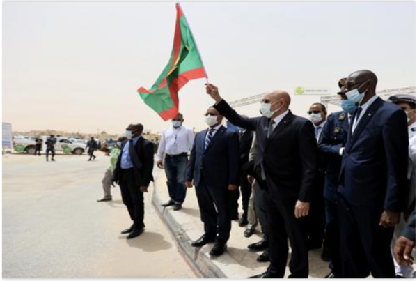 Le Président de la République supervise la pose de la 1ère pierre de deux échangeurs et l'extension du réseau routier urbain de Nouakchott