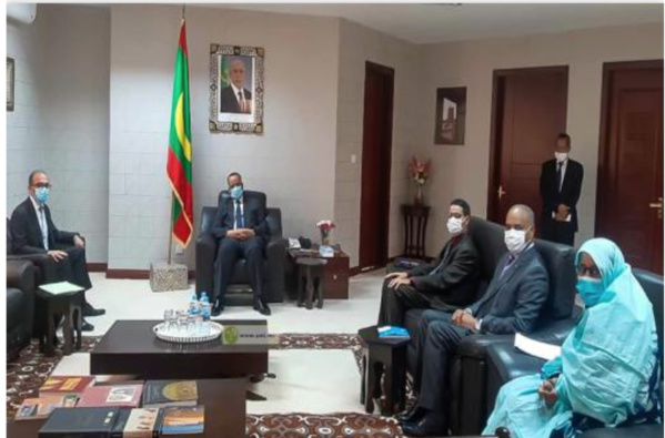 Le ministre des Affaires étrangères reçoit l'ambassadeur de Tunisie Le ministre des Affaires étrangères reçoit l'ambassadeur de Tunisie