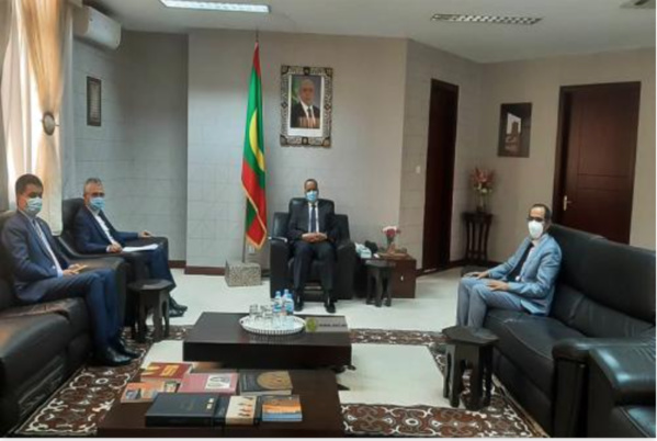 Le ministre des Affaires étrangères reçoit l'ambassadeur de France Le ministre des Affaires étrangères reçoit l'ambassadeur de France