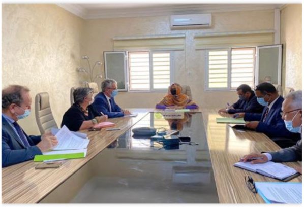 La Ministre de l’Environnement et du Développement Durable s’entretient avec l’ambassadeur de France La Ministre de l’Environnement et du Développement Durable s’entretient avec l’ambassadeur de France