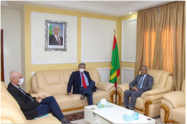 Le ministre de la Défense nationale s’entretient avec le chef de délégation de l’UE en Mauritanie Le ministre de la Défense nationale s’entretient avec le chef de délégation de l’UE en Mauritanie