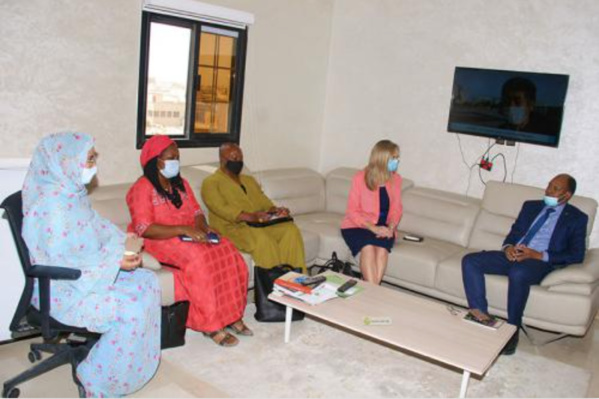 Le ministre de l'Emploi et de la Formation professionnelle reçoit l'ambassadeur américain Le ministre de l'Emploi et de la Formation professionnelle reçoit l'ambassadeur américain