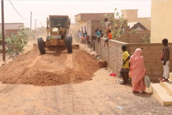 Début des travaux pour désenclaver les quartiers de Lemgheyti et Jedida de la ville d'Aïoun Début des travaux pour désenclaver les quartiers de Lemgheyti et Jedida de la ville d'Aïoun