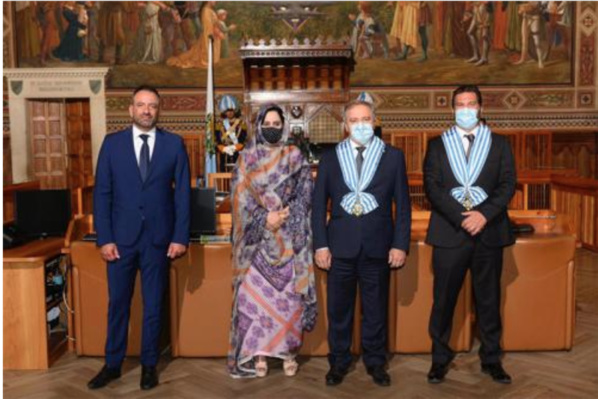 Notre ambassadrice auprès de la République de Saint- Martin présente ses lettres de créance Notre ambassadrice auprès de la République de Saint- Martin présente ses lettres de créance