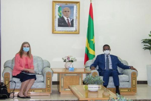 Le Premier ministre reçoit l'ambassadrice des Etats Unis d'Amérique Le Premier ministre reçoit l'ambassadrice des Etats Unis d'Amérique