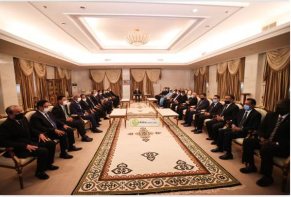 Le Président de la République se réunit avec nos ambassadeurs récemment accrédités auprès de pays frères et amis Le Président de la République se réunit avec nos ambassadeurs récemment accrédités auprès de pays frères et amis