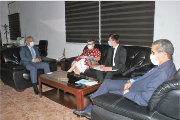 Le ministre de l’hydraulique reçoit la Directrice de l’AFD Le ministre de l’hydraulique reçoit la Directrice de l’AFD