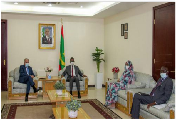 Le Premier ministre s'entretient avec l'ambassadeur d'Espagne Le Premier ministre s'entretient avec l'ambassadeur d'Espagne