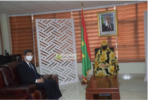 La ministre du commerce reçoit l’ambassadeur de Chine La ministre du commerce reçoit l’ambassadeur de Chine