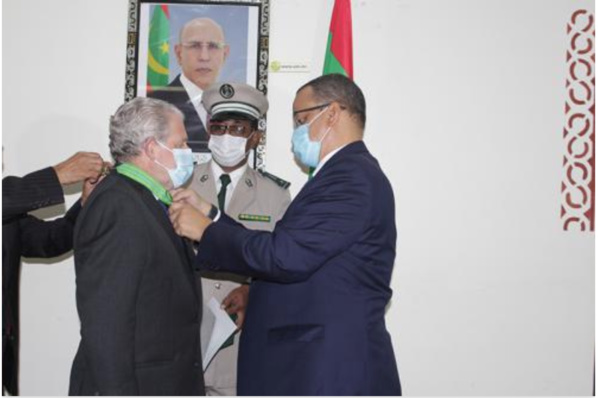 Décoration de l’ambassadeur espagnol au terme de sa mission