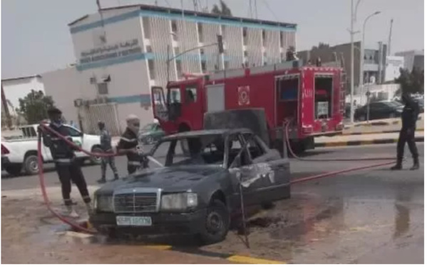 Nouakchott : Un citoyen incendie son véhicule dans le centre-ville