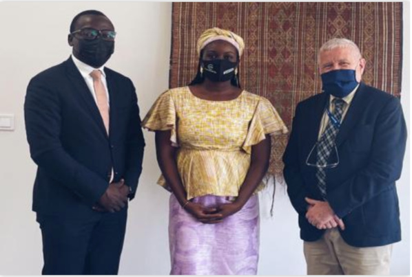 La directrice générale de l'APIM reçoit le directeur général d'Afroport et le représentant de Lagardère Travel Retail La directrice générale de l'APIM reçoit le directeur général d'Afroport et le représentant de Lagardère Travel Retail