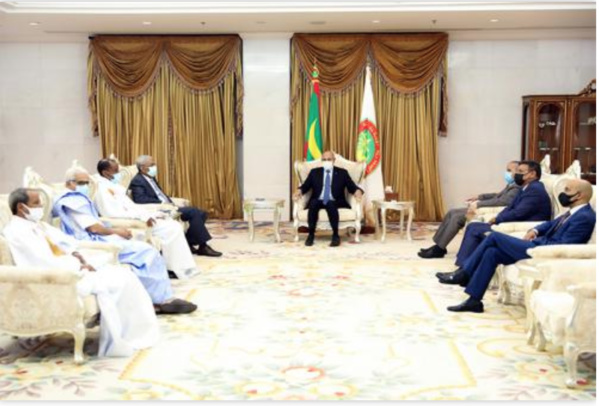 Le Président de la République reçoit les présidents des partis de la majorité non représentés au parlement Le Président de la République reçoit les présidents des partis de la majorité non représentés au parlement