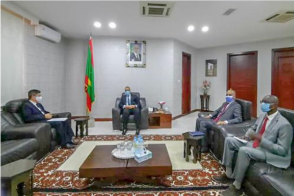 Le ministre des Affaires étrangères reçoit l'ambassadeur de Chine Le ministre des Affaires étrangères reçoit l'ambassadeur de Chine