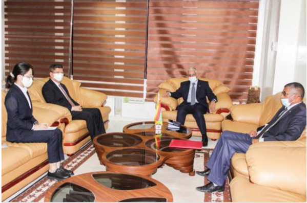 Le ministre de la Culture discute de la construction de plusieurs sièges d'institutions de son secteur avec l'ambassadeur de Chine Le ministre de la Culture discute de la construction de plusieurs sièges d'institutions de son secteur avec l'ambassadeur de Chine