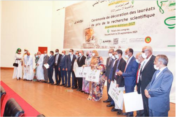 Remise des prix aux lauréats de l’Agence Nationale de la Recherche scientifique et de l’innovation